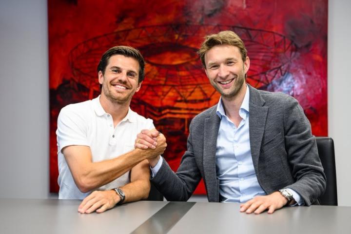 官方：勒沃库森从门兴签下边锋霍夫曼，双方签约至2027年