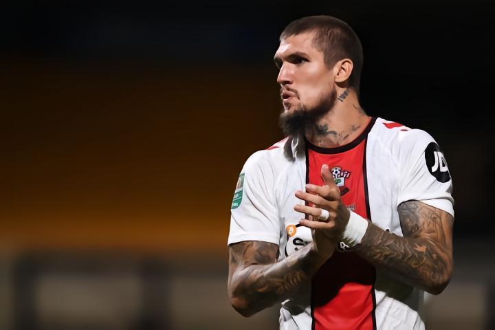 组团去土超？巴媒：南安普顿后卫莱扬科可能会加盟贝西克塔斯