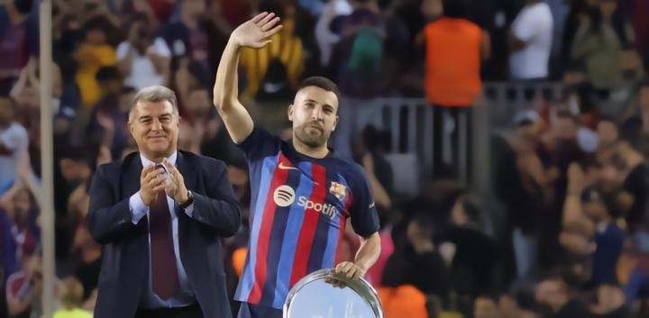 组团去美国？世体：迈阿密国际希望在下周敲定阿尔巴转会