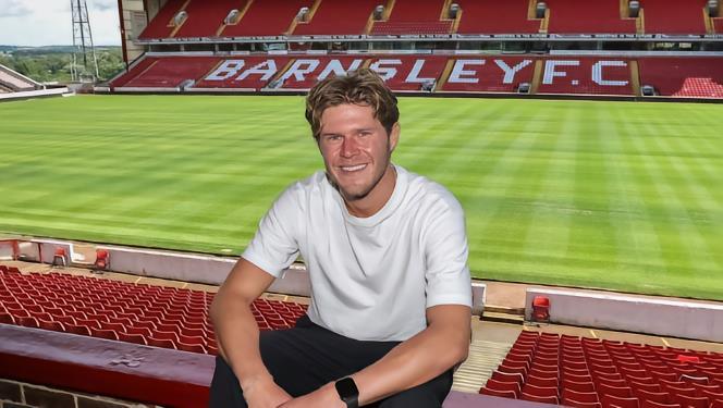 官方 : 巴恩斯利免签哈特尔浦联门将本-基利普