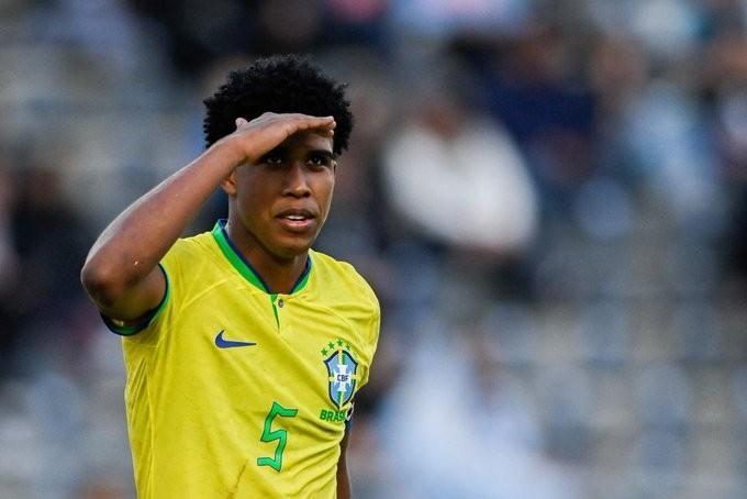 罗马诺：切尔西让波切蒂诺在季前赛决定安德雷-桑托斯的去留