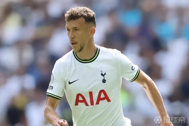 罗马诺：没有迹象表明，佩里西奇会在转会期的现阶段离开热刺