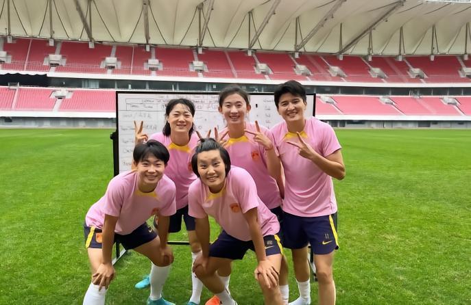 前中国女足主帅商瑞华发文为女足加油：期待着你们精彩的表现