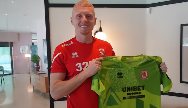 官方 : 米德尔斯堡免签墨尔本城门将格洛弗