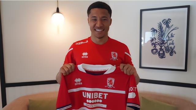 官方 : 米德尔斯堡签下中央海岸水手前锋西尔韦拉