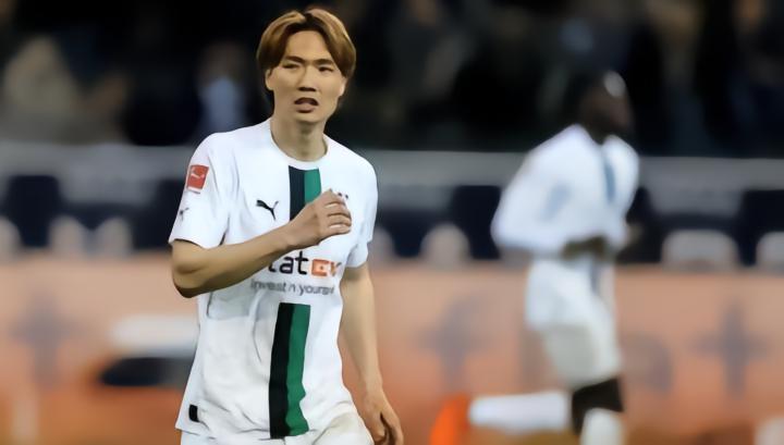 德天空：热刺和那不勒斯有意门兴后卫板仓滉