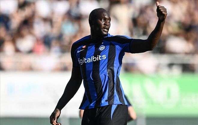 记者：国米就签下卢卡库报价已被切尔西拒绝，他们的