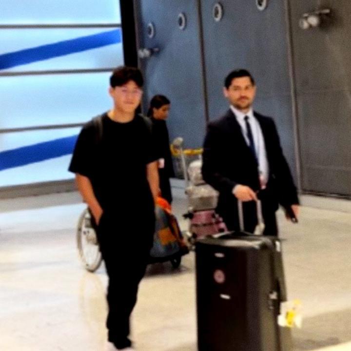 罗马诺：李刚仁已坐飞机抵达巴黎，下周正式完成转会