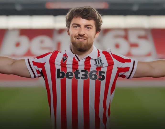 官方 : 斯托克城签下伯恩茅斯中场本-皮尔森