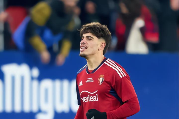 西媒：哈维不想让阿布德离队，他将球员视为计划中的一员