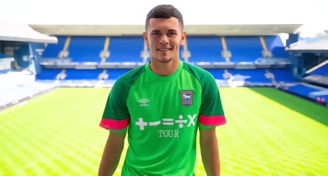 官方 : 伊普斯维奇以三年合同签下曼城门将斯利克