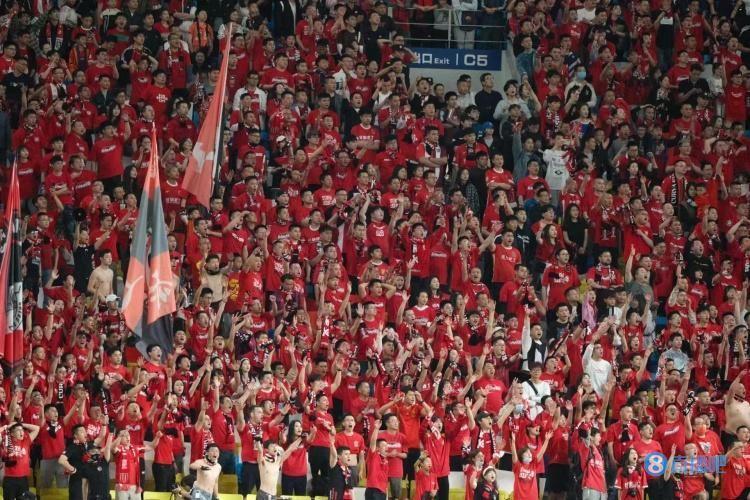 亚洲第一！足球报：中超半程场均观众超2万，超过日韩及沙特联赛