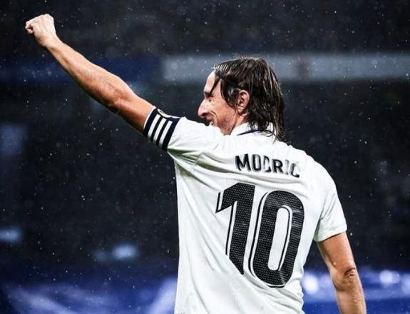 每体：皇马本以为莫德里奇今年更可能离开，已准备好告别视频