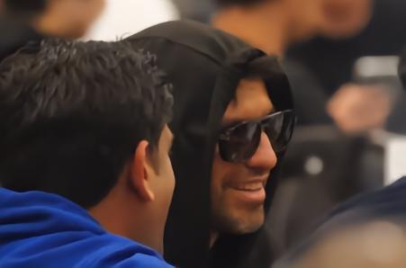 阿圭罗低调参加扑克大赛，前两天赢了很多，第三天被淘汰