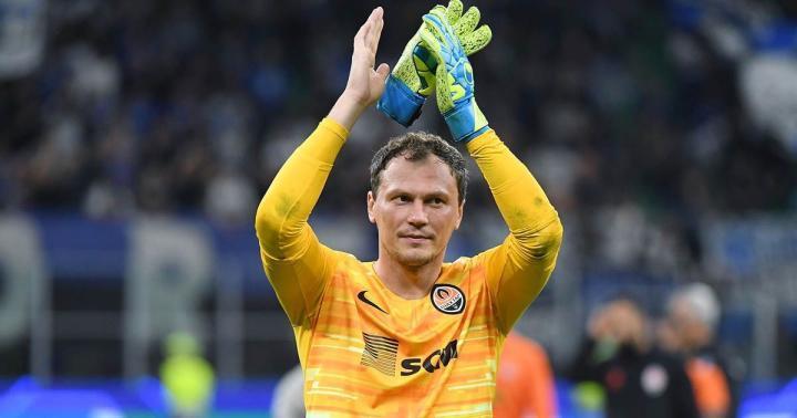 官方：矿工门将皮亚托夫退役，将加入矿工队教练组