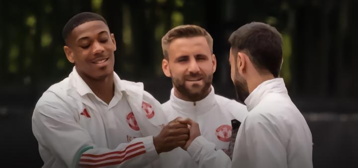 曼联官网列现役球员效力时长排行：卢克-肖第一，马夏尔第二