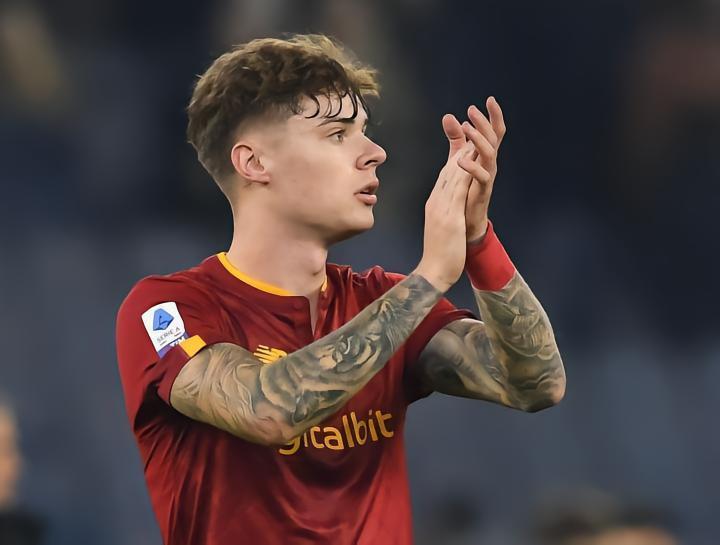 米体：罗马将与扎莱夫斯基和博韦续约，提供三倍薪资