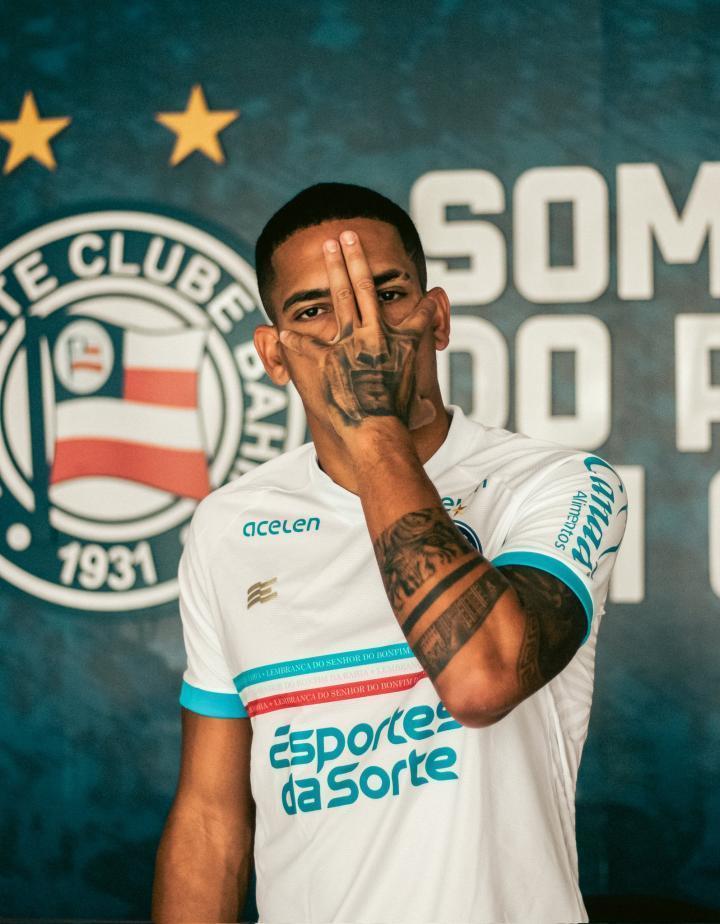 官方：本菲卡右后卫吉尔贝托转会加盟巴甲球队巴伊亚