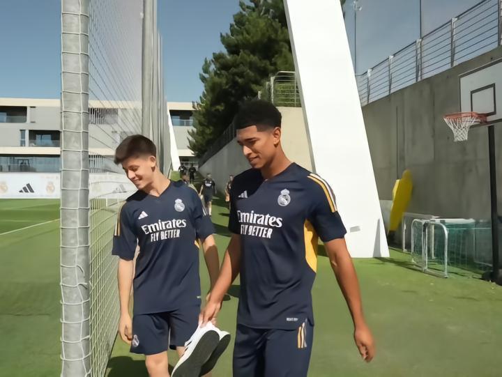 皇马第一趟训练课新闻汇总：Picón：贝林厄姆在