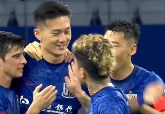 蒋圣龙：从小就高，幼儿园时买成人票；费莱尼曾是我的噩梦