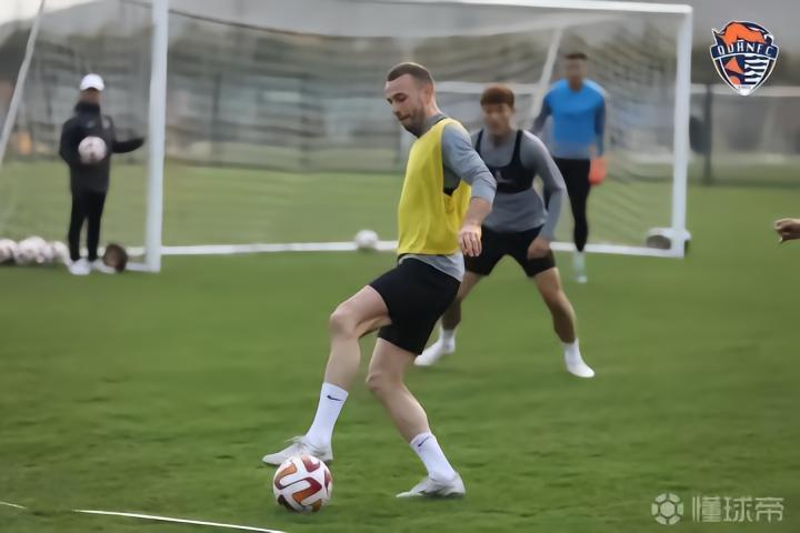累计四黄停赛，海牛主力后腰萨里奇无缘出战深圳