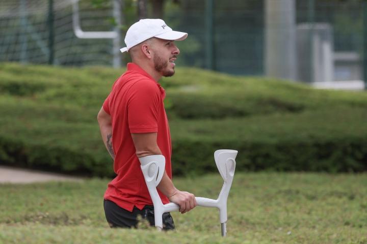 比媒：基利安-阿扎尔十字韧带断裂 半月板损伤，将缺阵半年