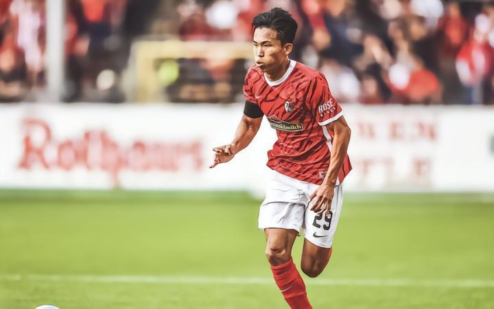 记者：郑优营正在接受斯图加特的体检，球员转会费300万欧