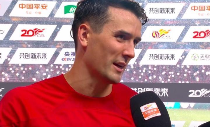 周定洋：感谢河南把我带到中国；妻子怀二胎，感谢她的支持