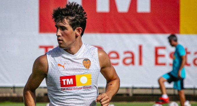 父亲和恩师那里都无法练级了，巴拉哈强留赫苏斯-巴斯克斯