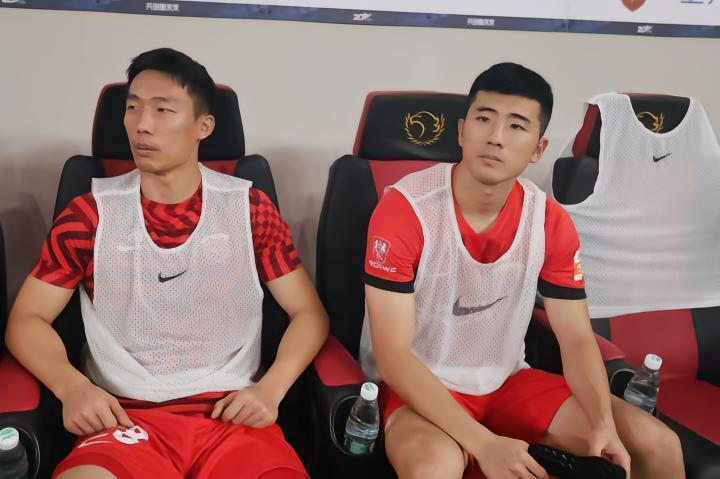 李圣龙、李帅、武磊进球，上海海港主场3比1力克武汉三镇