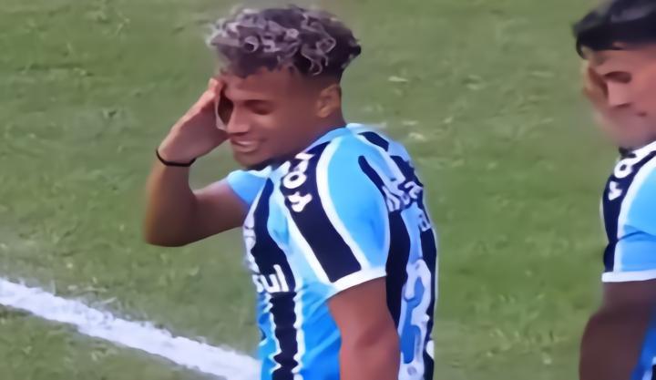 英媒：枪手为签格雷米奥中场比特略展开谈判，850万镑能搞定