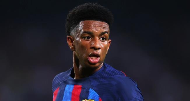 世体：巴萨将努力与巴尔德、亚马尔等年轻球员续约