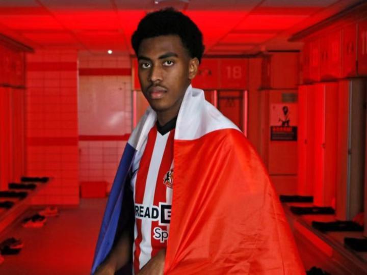 法国队报：两名法国法国球员艾萨克·利哈吉(Isa