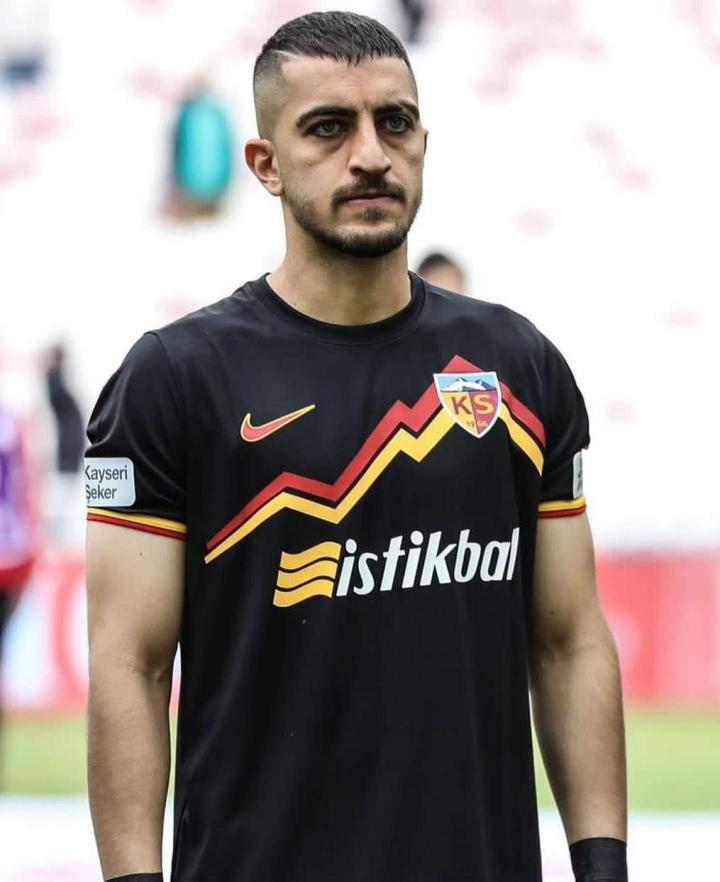 伊朗中后卫侯赛尼与开塞利体育续约2个赛季！上赛季