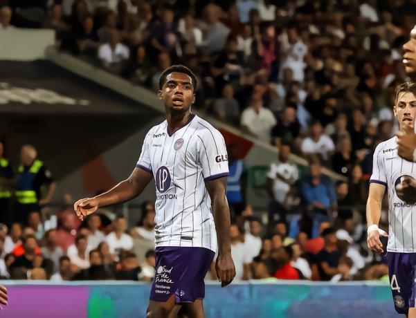 法媒：弗罗西诺内给图卢兹后卫洛甘-科斯塔提供首份报价