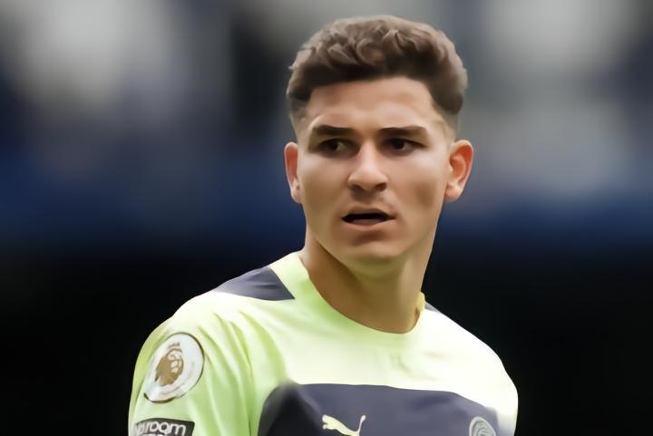 德天空：拜仁和曼城前锋阿尔瓦雷斯的经纪人进行了初步谈话