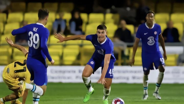 电讯报:莱斯特城正推动租借切尔西20岁中场卡萨迪