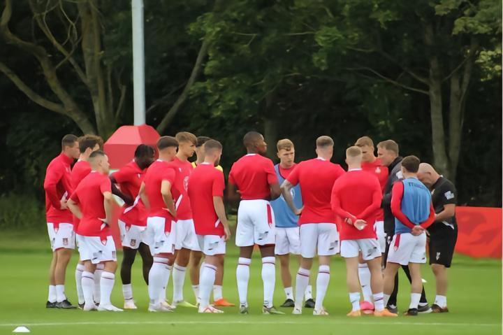 英乙雷克瑟姆主帅：能和切尔西、曼联这样的对手热身不可思议