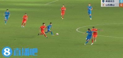 判罚反复横跳！VAR介入贾德松黄牌变直红，对裁判连续鼓掌！崔康熙人麻了