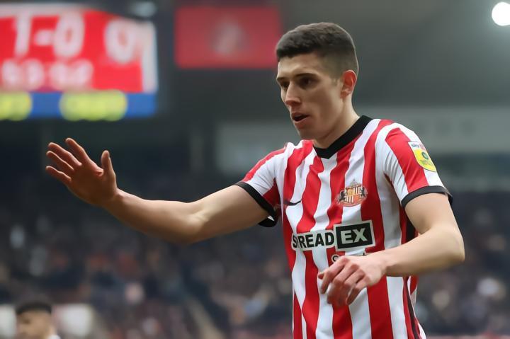 太阳报：南安普顿、米堡、斯托克城想要桑德兰前锋斯图尔特