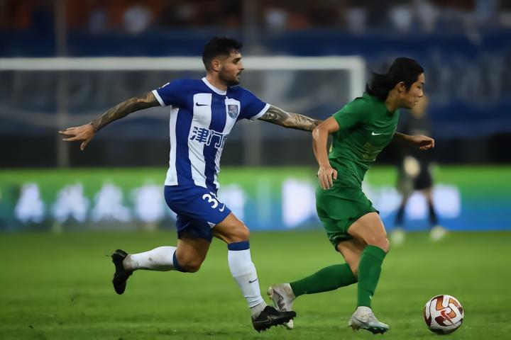 赛季首败！天津1-2被浙江逆转，莱昂纳多13球领跑射手榜