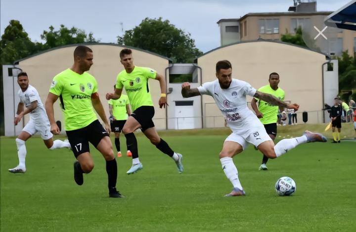 斯洛瓦茨科体育总监：我们承诺会引援