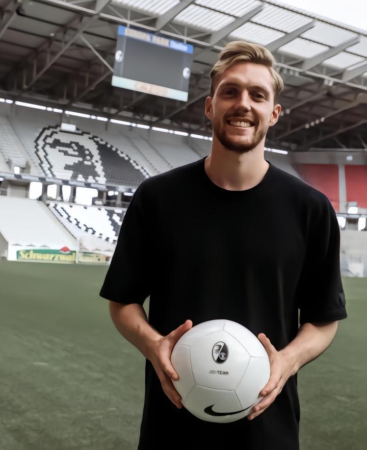 重回弗赖堡，对弗洛里安·穆勒来说是救赎，亦是机遇