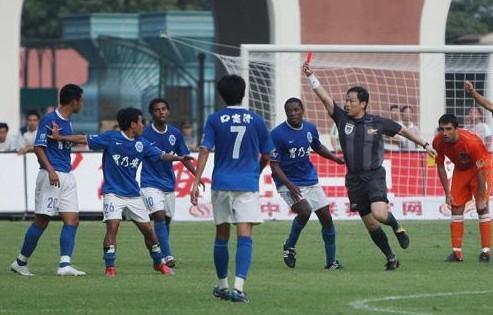 徐亮谈韦世豪被禁赛：我当年骂黄俊杰，但他确实被查出是黑哨