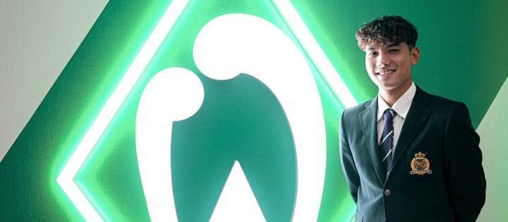 官方：不莱梅从明治大学签下22岁日本国奥中场佐藤惠允