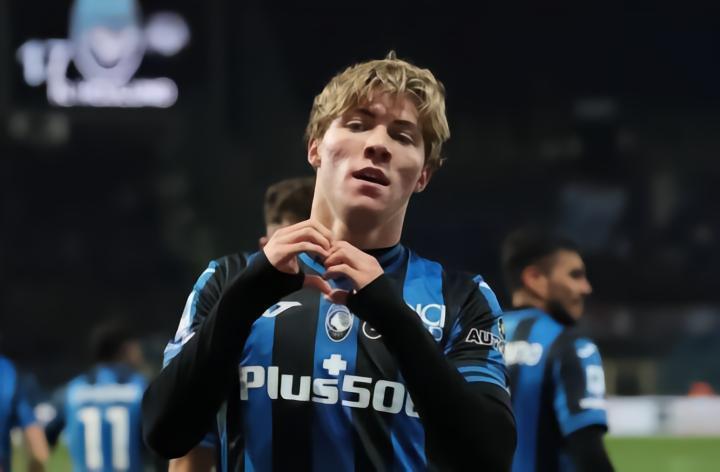 罗马诺：曼联正在准备对赫伊伦德的正式报价；球员想加盟曼联