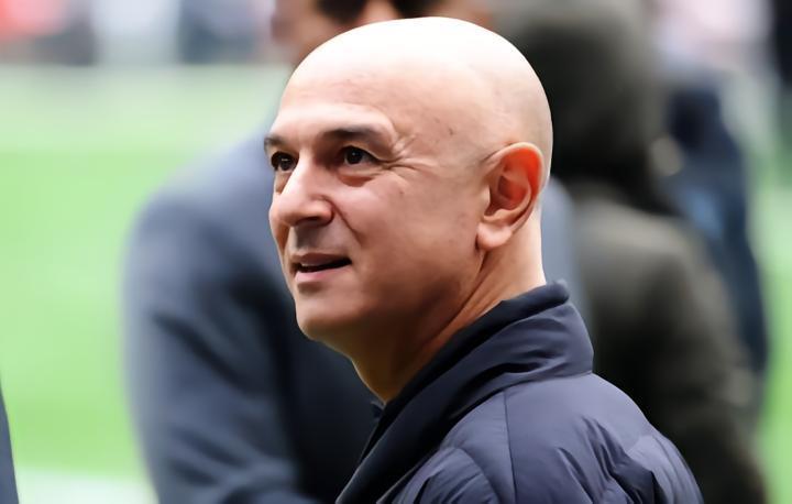 修复关系，图片报：拜仁高层德雷森给列维打了电话