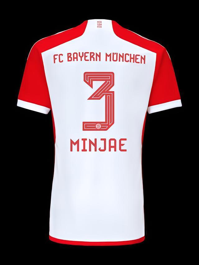 记者：金玟哉将身穿拜仁的3号球衣