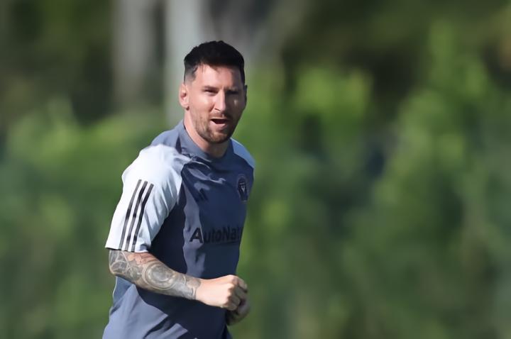 迈阿密国际CEO：阿尔巴今日签约，梅西周六迎来首秀