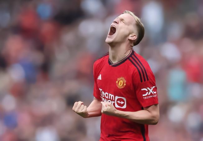 范德贝克：我仍有可能会转会；对奥纳纳加盟曼联期待很高